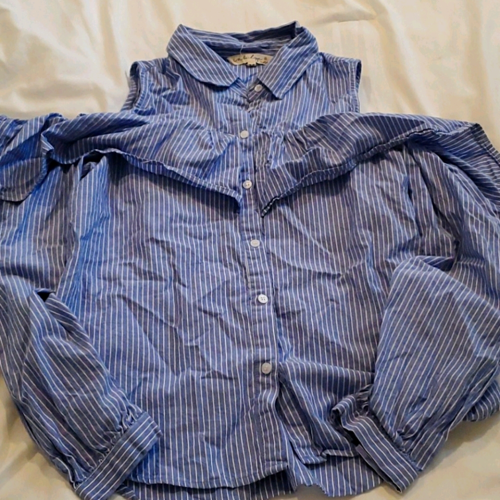 Formal shirt with ruffles